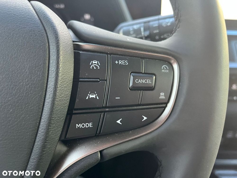 Lexus UX 300h F Sport Design - 28