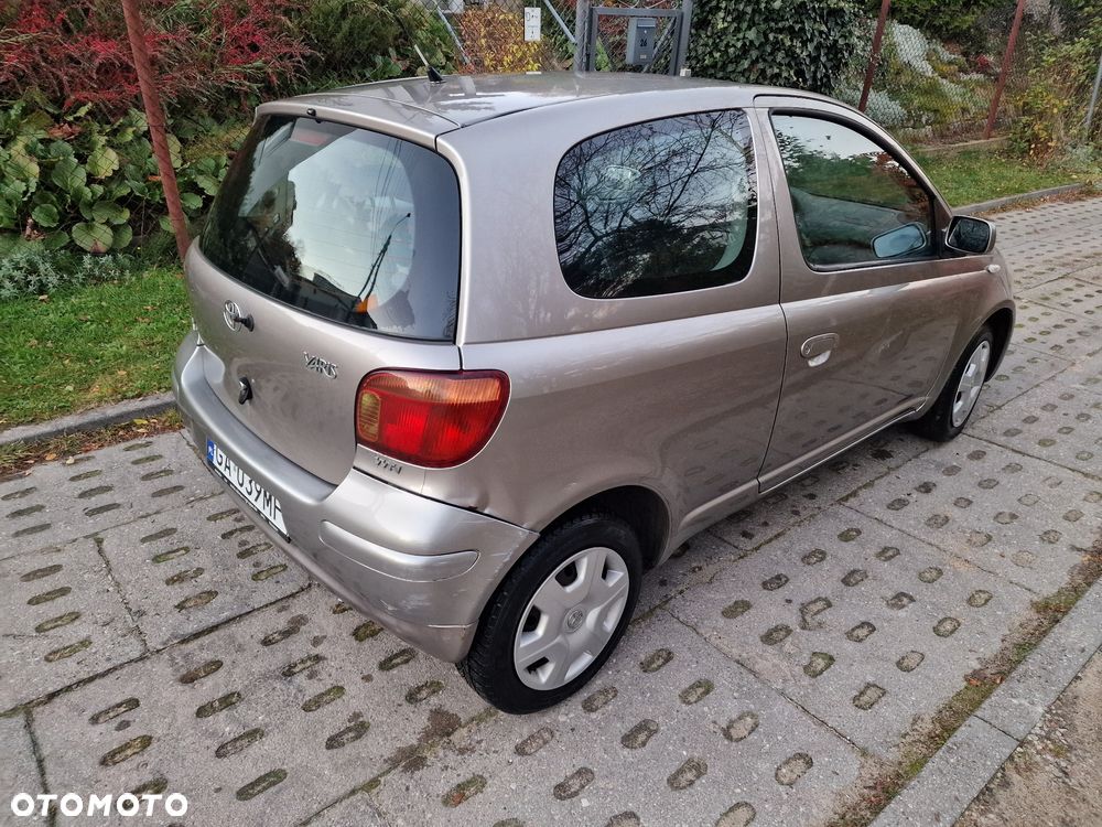 Toyota Yaris 1.0 - 4