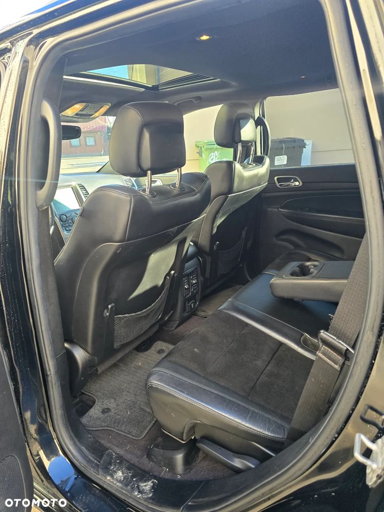 Jeep Grand Cherokee - 15