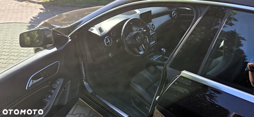 Mercedes-Benz CLA 200 Peak Edition - 19