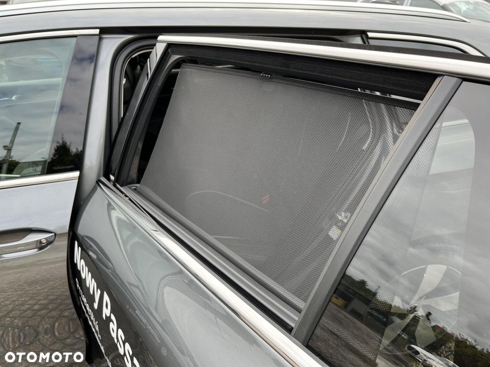 Volkswagen Passat - 12