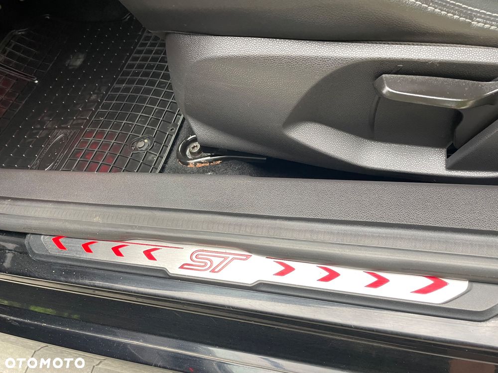 Ford Fiesta 1.6 EcoBoost ST - 10