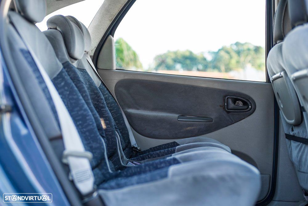 Renault Scénic 1.4 16V Conquest - 14