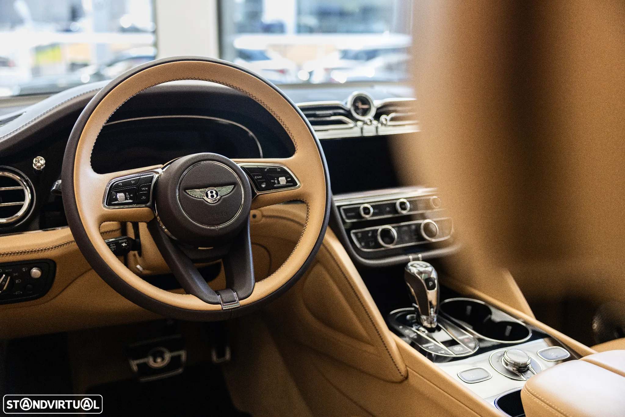 Bentley Bentayga V8 Azure - 28