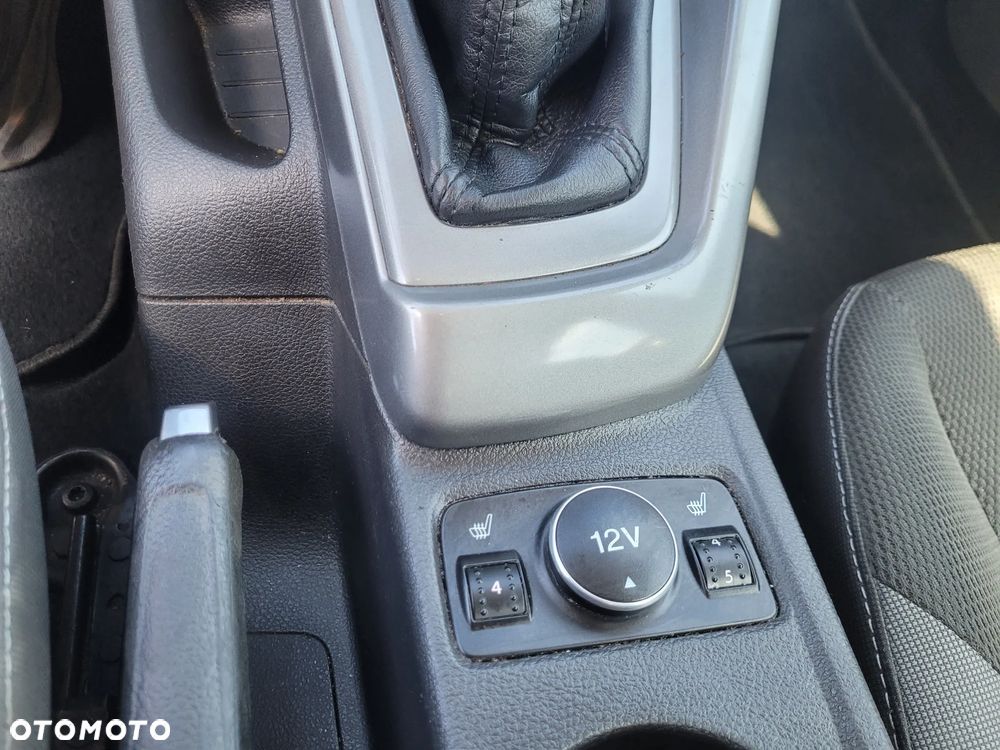 Ford Focus 1.6 TDCi DPF SYNC Edition - 24
