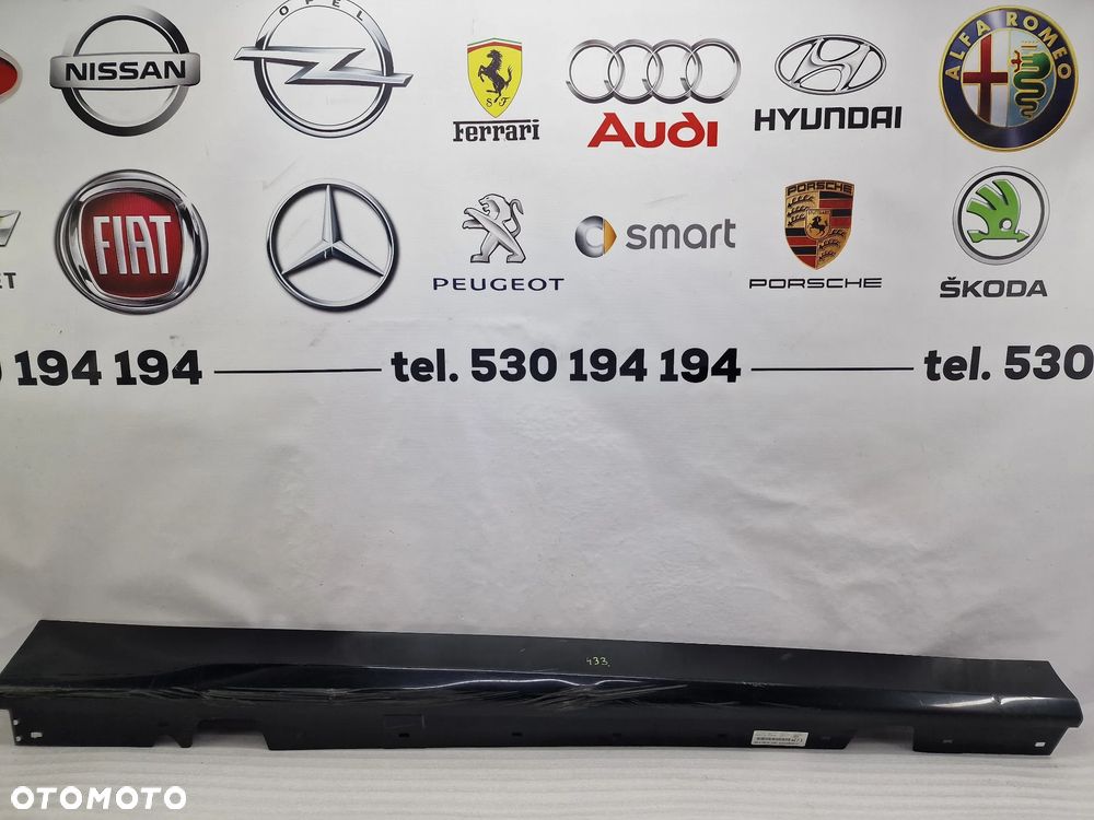 BMW E90 / E91 05- PRAWA LISTWA PROGOWA / NAKŁADKA PROGU , NR 5171-7062298 , NR AUKCJI PR433 - 1