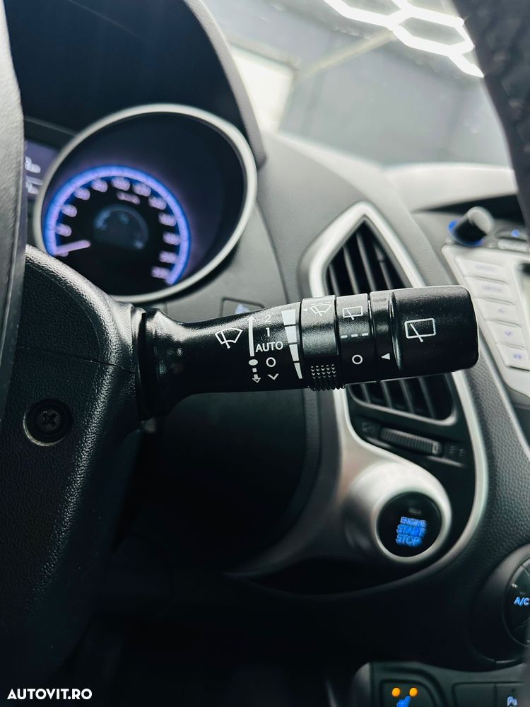 Hyundai ix35 1.7 CRDI 2WD Fifa World Cup Edition - 30