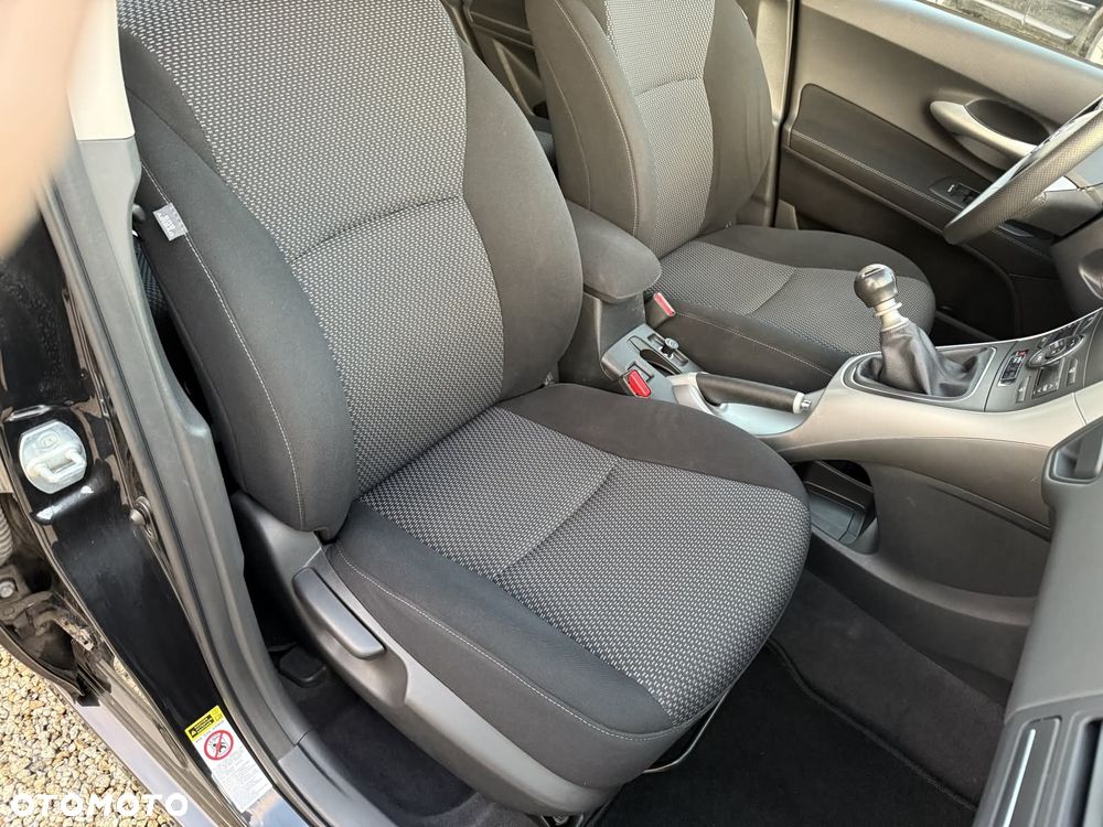 Toyota Auris - 23
