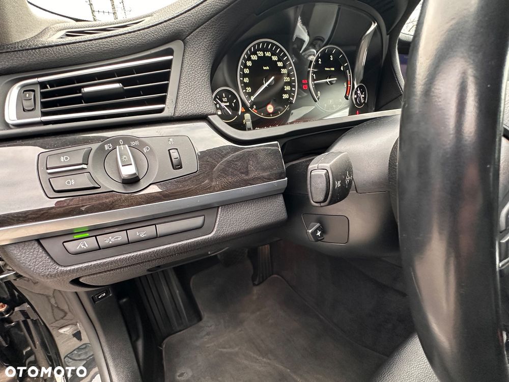 BMW Seria 7 730d - 22