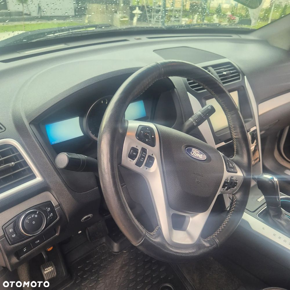 Ford Explorer - 7