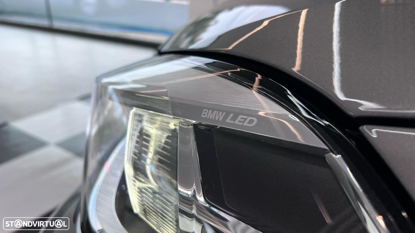 BMW 116 d Pack Desportivo M Auto - 5