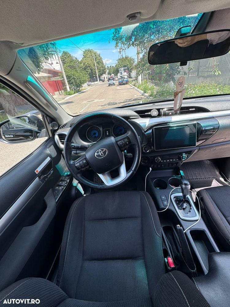 Toyota Hilux 4x4 Double Cab A/T Invincible - 16