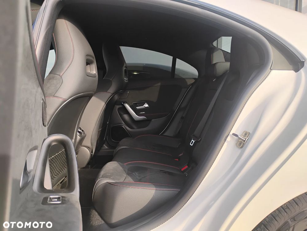Mercedes-Benz CLA 180 mHEV AMG Line 7G-DCT - 12