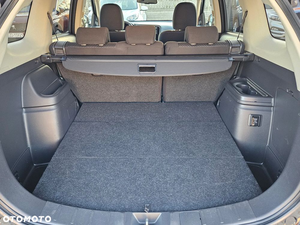 Mitsubishi Outlander 2.0 Instyle Navi CVT - 18
