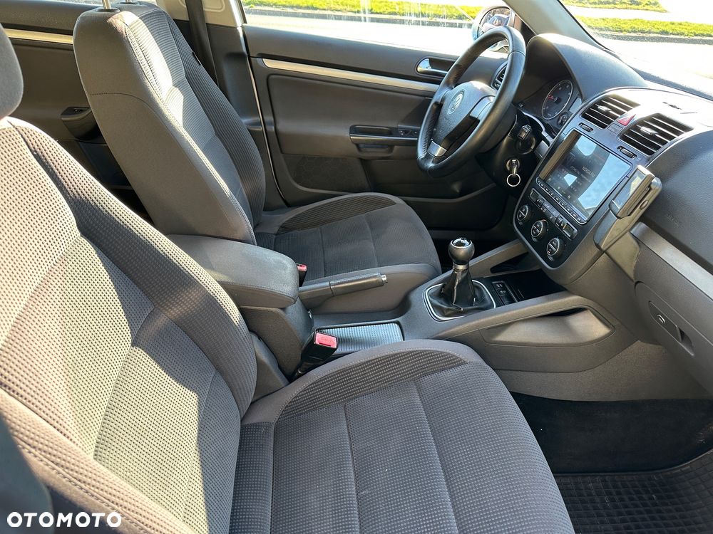 Volkswagen Golf 1.9 TDI DPF Comfortline - 4