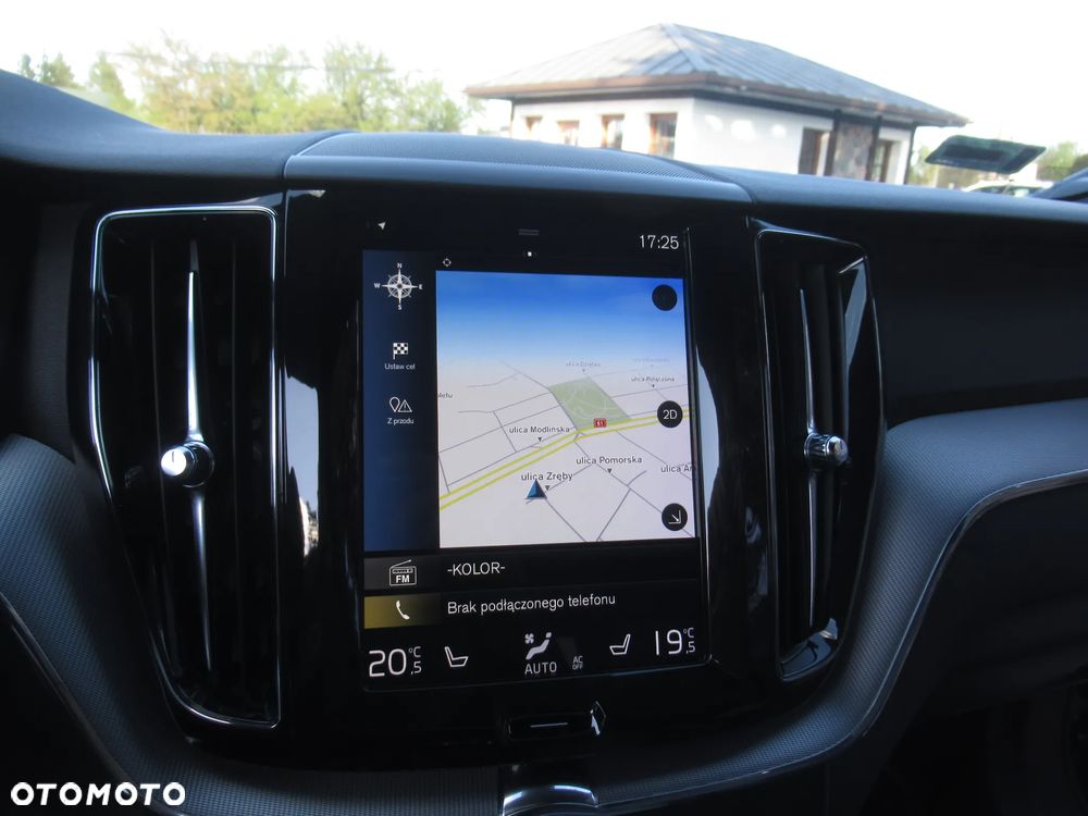 Volvo XC 60 T4 R-Design - 18