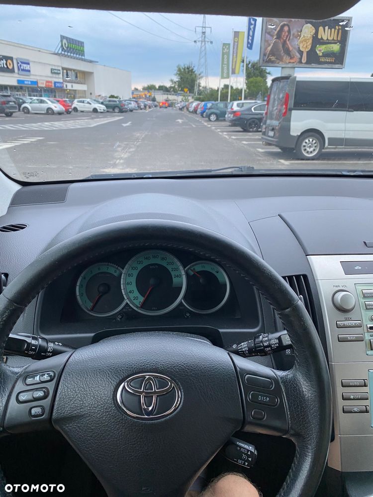 Toyota Corolla Verso 1.8 Prestige + 7os - 17
