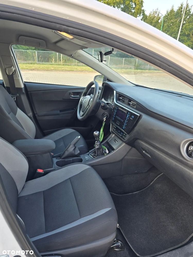 Toyota Auris 1.4 D-4D Active - 6