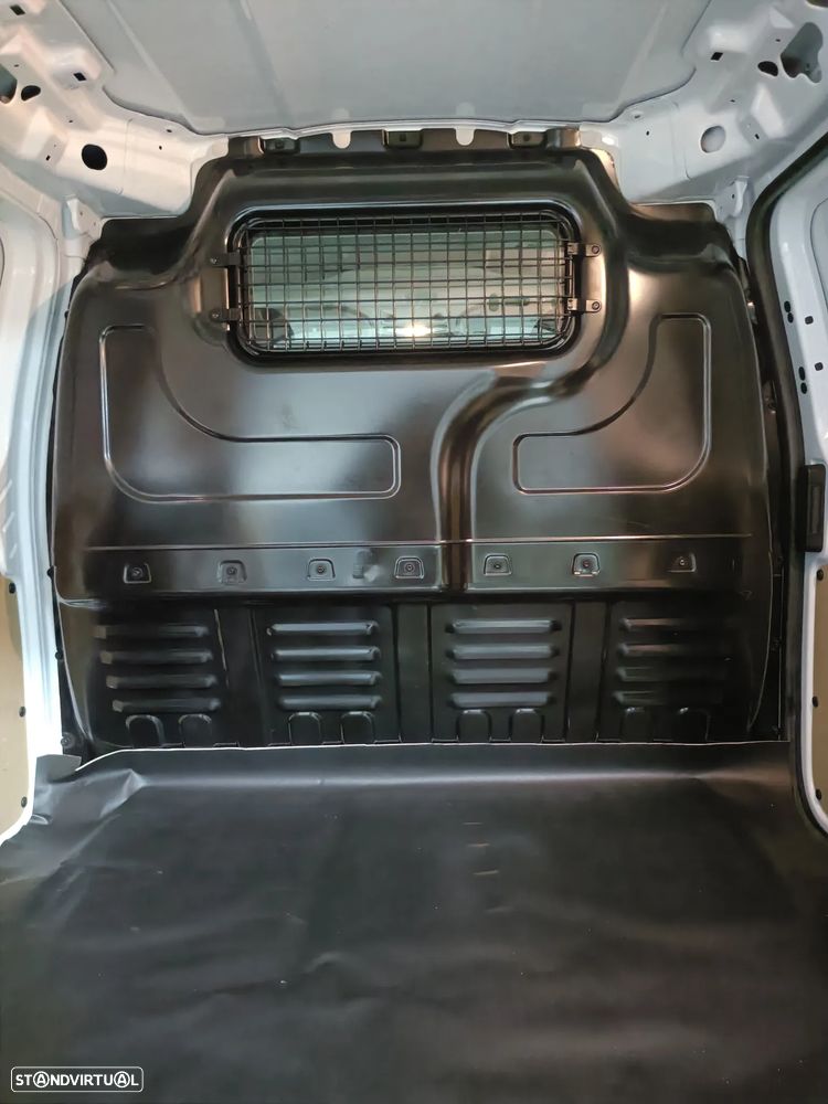 Ford Courier - 10
