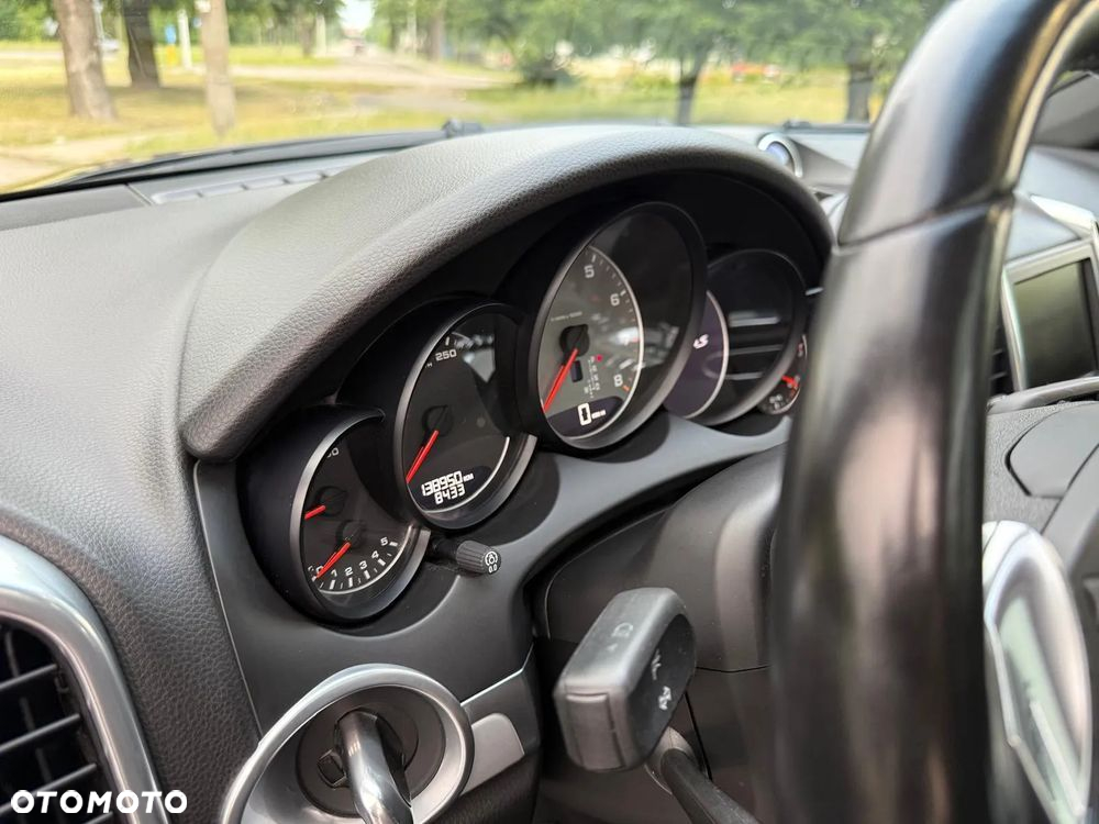 Porsche Cayenne S Tiptronic S - 12