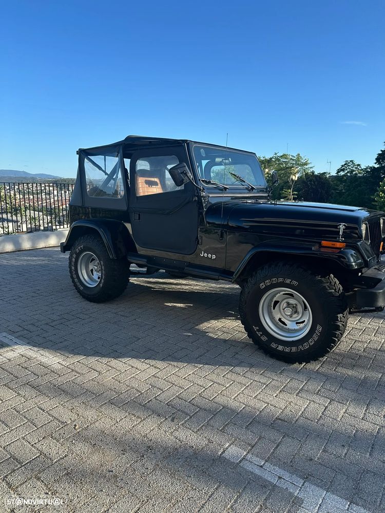 Jeep Wrangler - 11