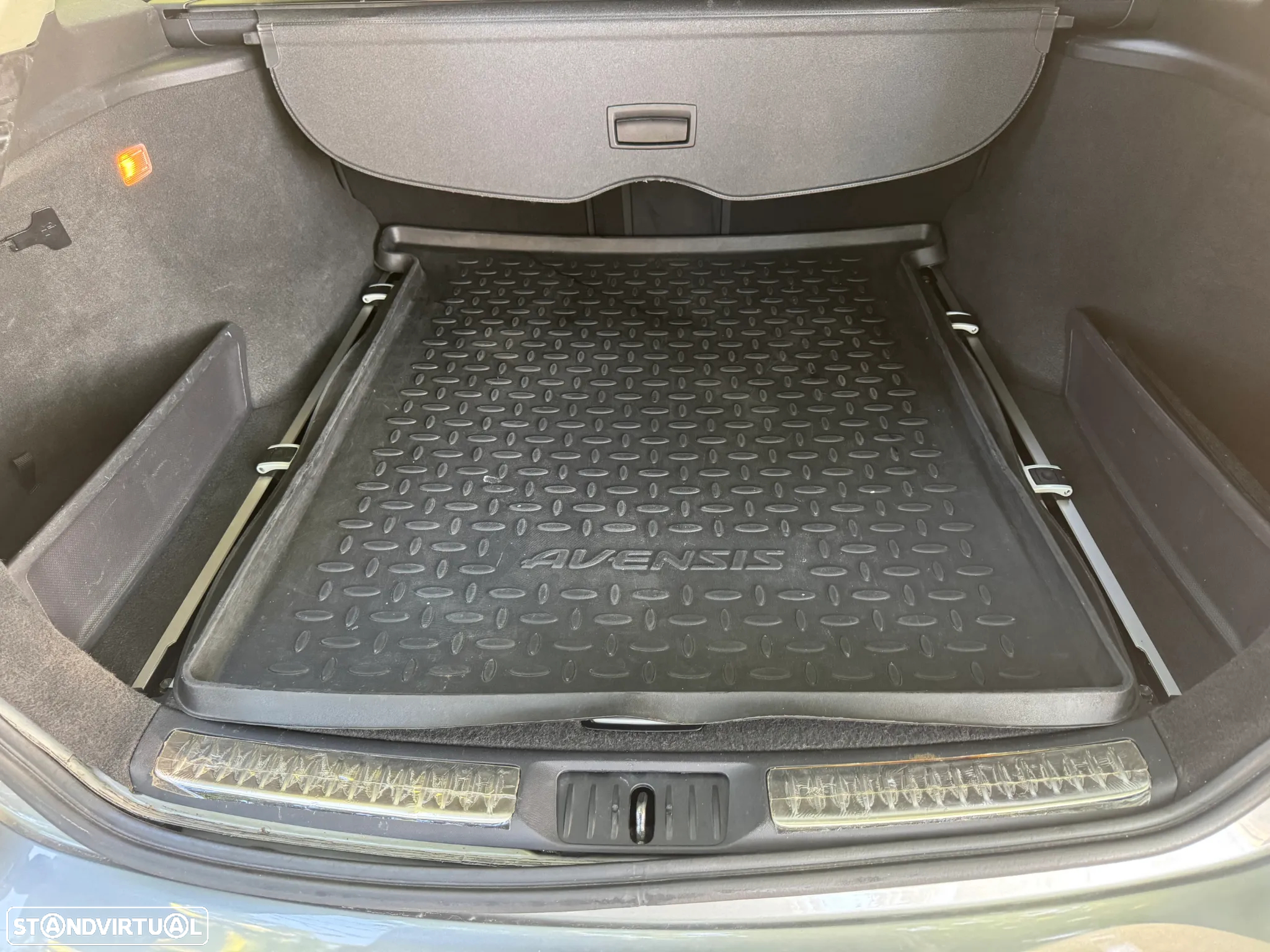 Toyota Avensis SW 2.0 D-4D Luxury+GPS - 8