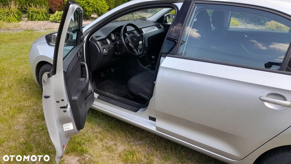 Skoda RAPID 1.2 Ambition Max - 20