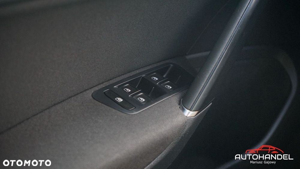 Volkswagen Golf - 10