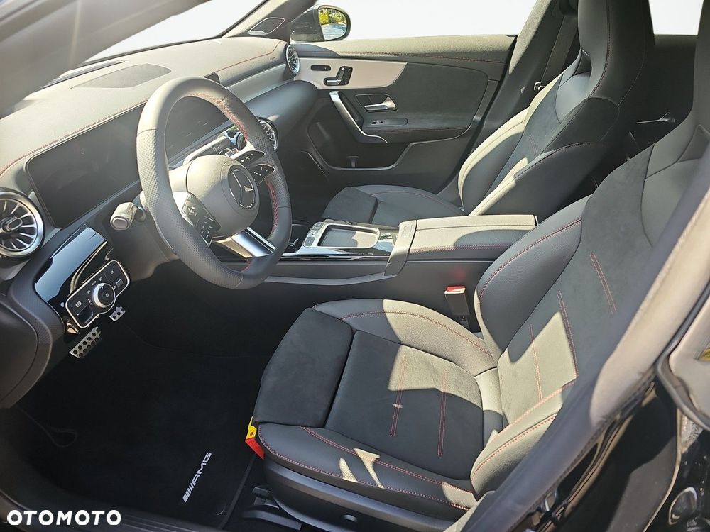 Mercedes-Benz CLA 200 AMG Line 7G-DCT - 12