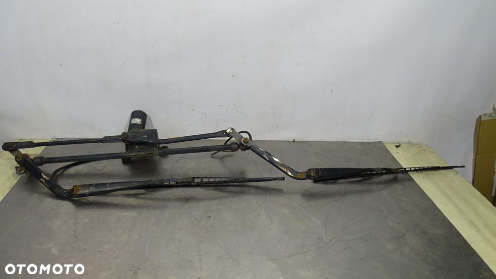 MECHANIZM WYCIERACZEK PRZÓD RAMIĘ MAN TGL 12.210 - 1