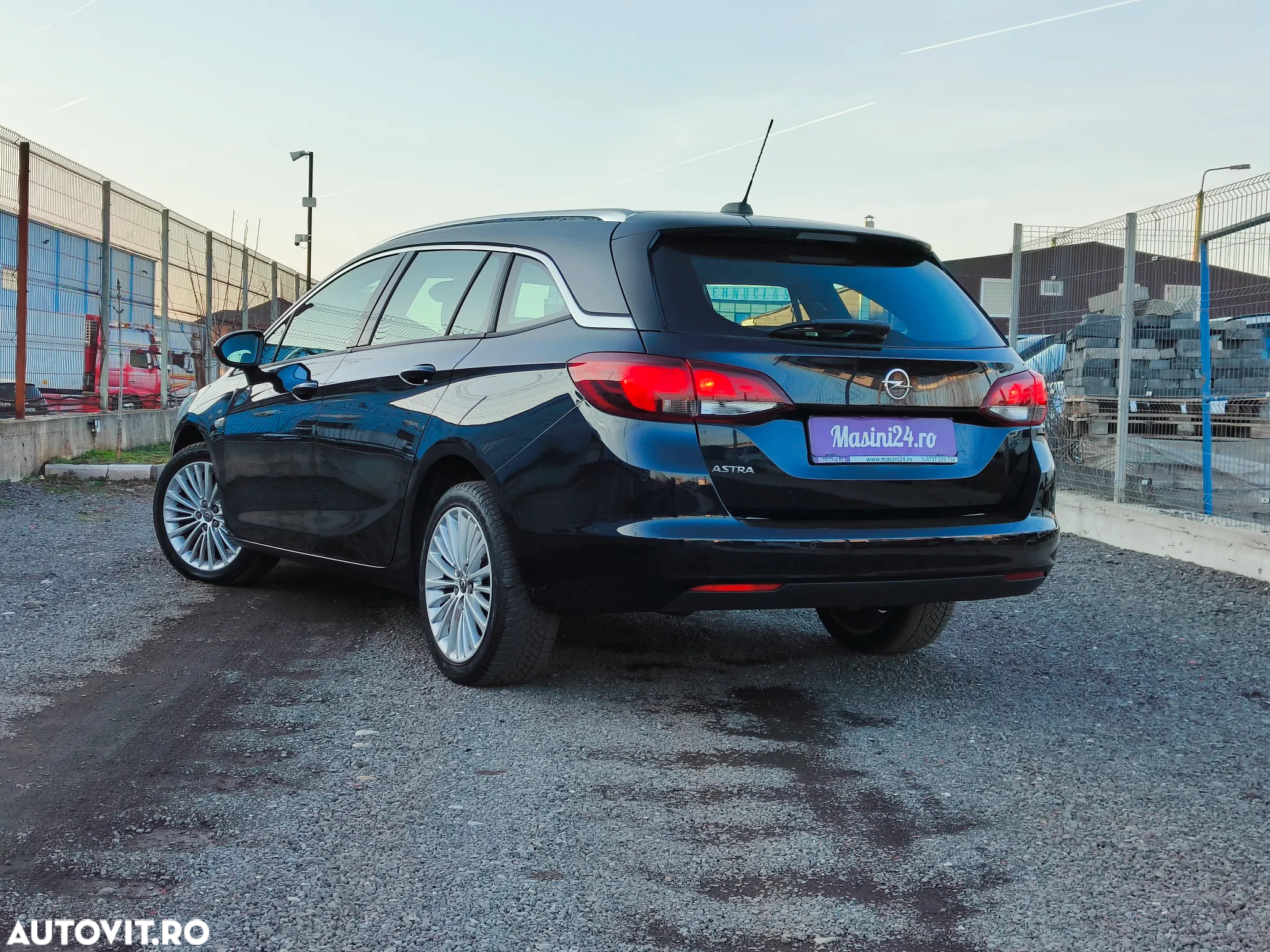 Opel Astra 1.6 D (CDTI) Automatik Innovation - 4