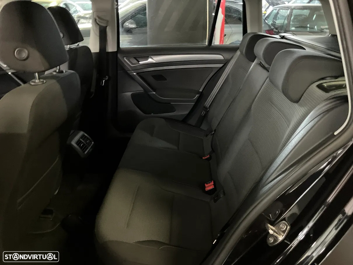 VW Golf Variant 1.6 TDi Confortline - 13