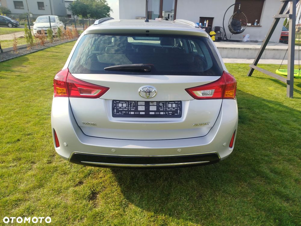Toyota Auris - 12