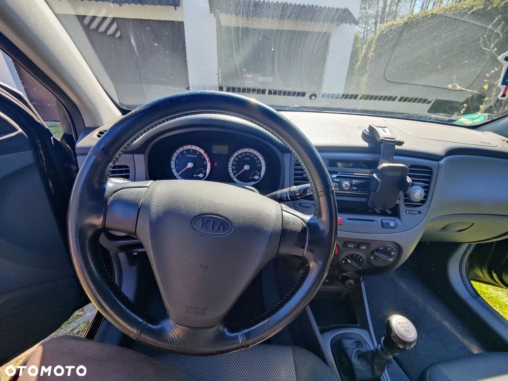 Kia Rio - 9