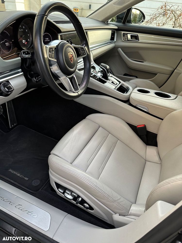 Porsche Panamera Turbo - 25
