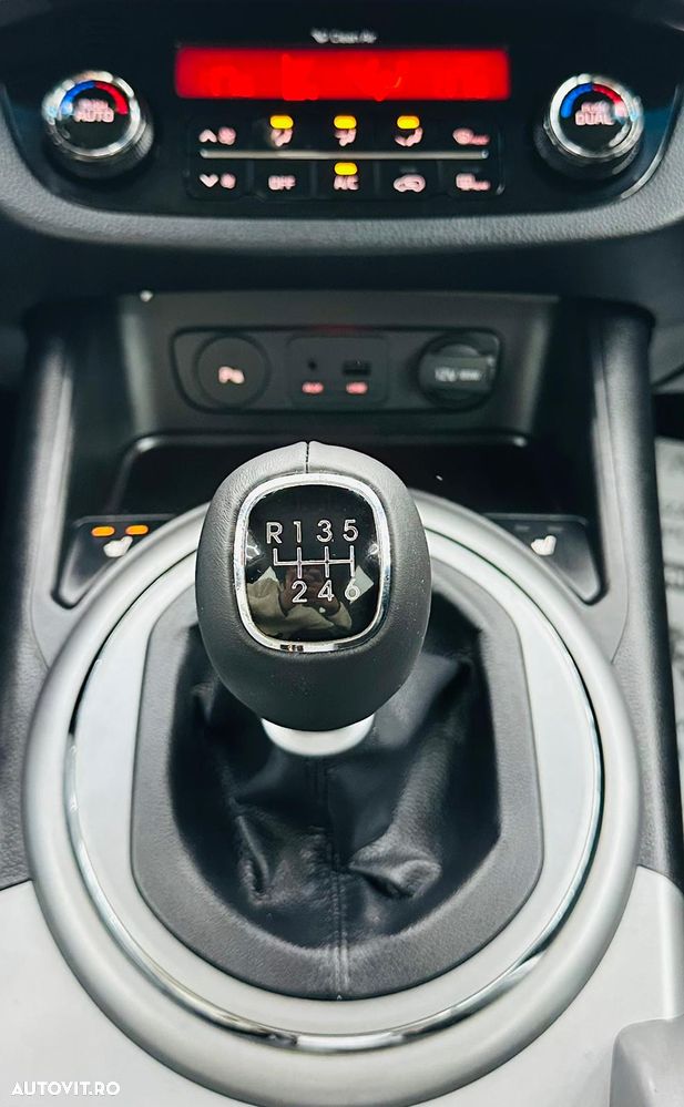 Kia Sportage 1.7 CRDI 2WD Dream-Team Edition - 25