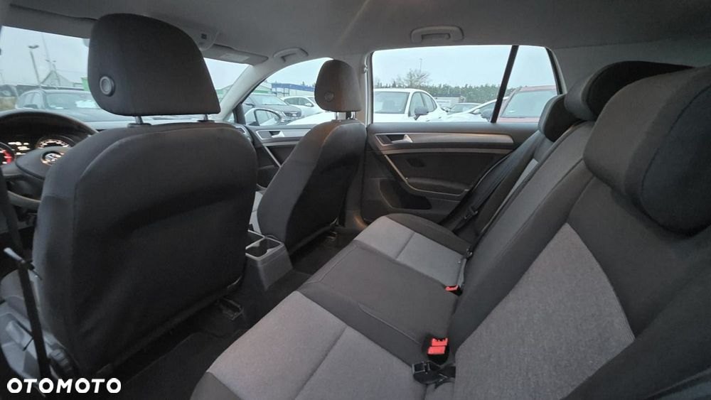 Volkswagen Golf - 19