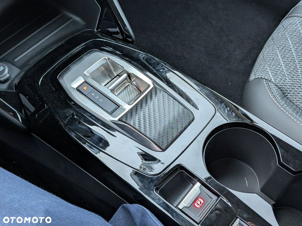 Peugeot 208 - 13