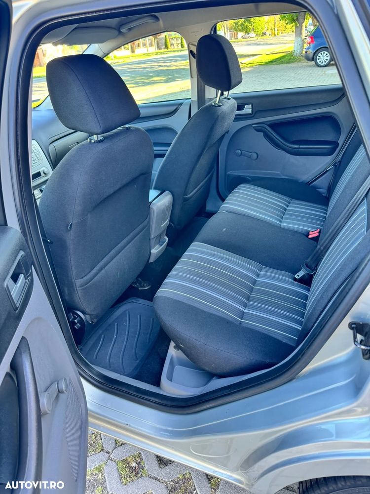Ford Focus 1.6 16V Trend - 10