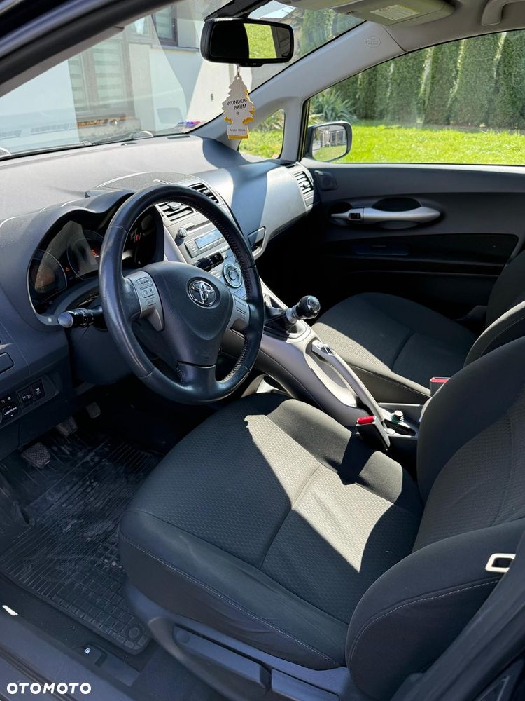 Toyota Auris 2.2 D-4D D-CAT - 5