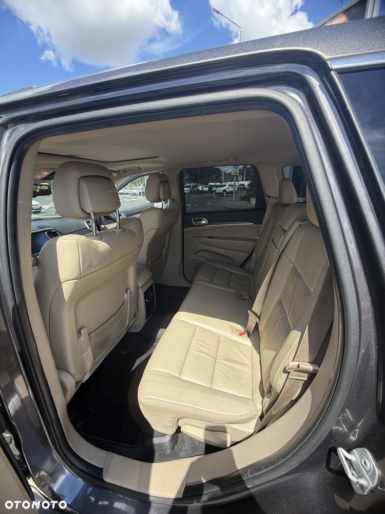 Jeep Grand Cherokee - 15