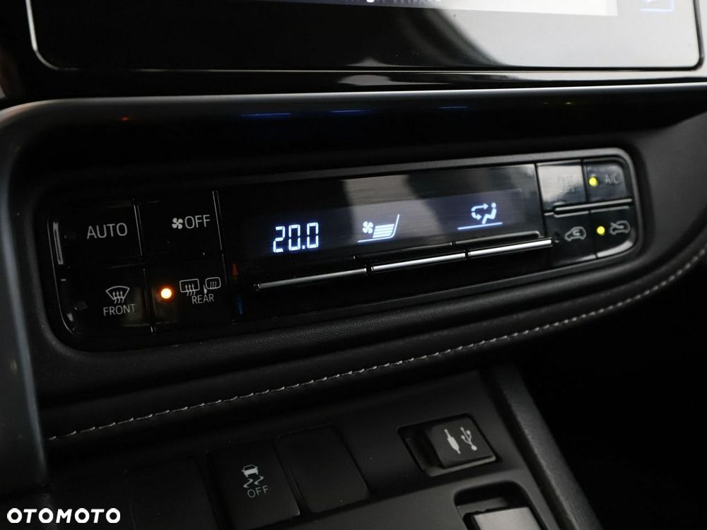 Toyota Auris Hybrid 135 Dynamic - 27