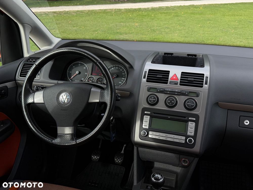 Volkswagen Touran 2.0 TDI DPF Cross - 11