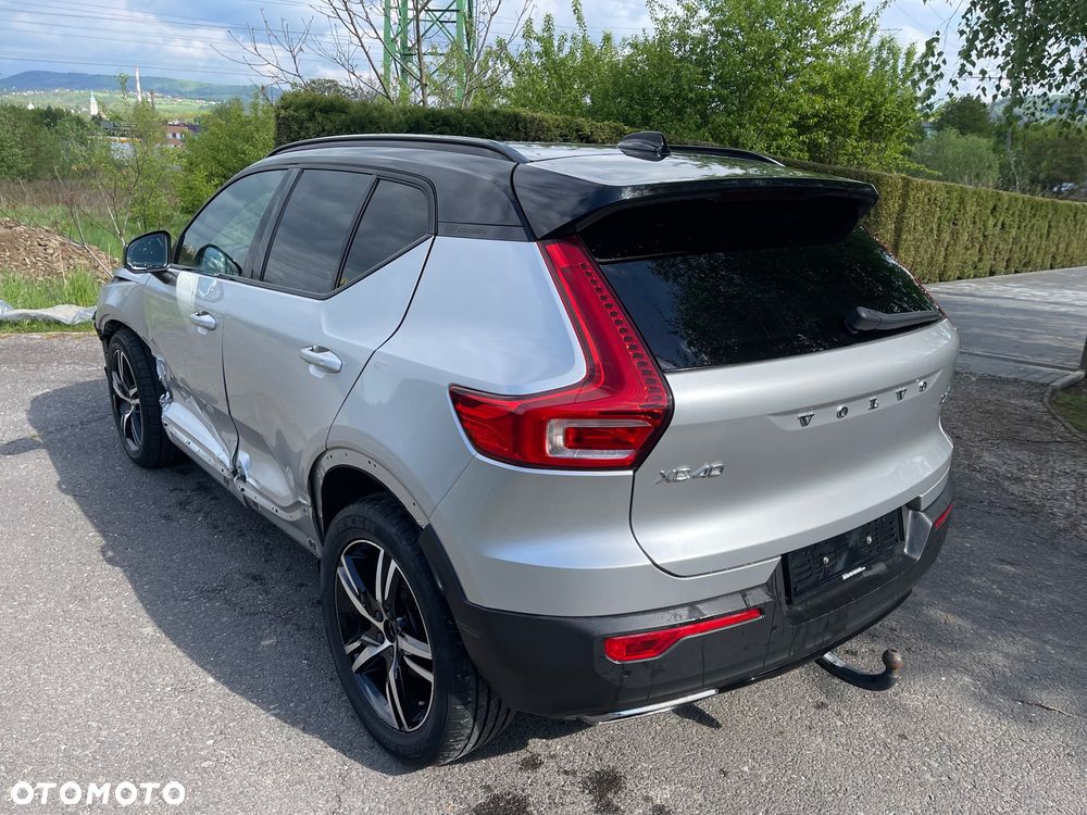 Volvo XC 40 D4 AWD Geartronic R-Design - 9