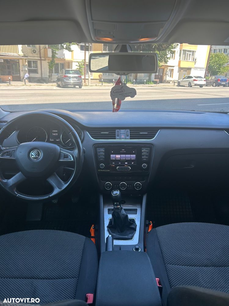 Skoda Octavia 1.6 TDI AMBITION - 19