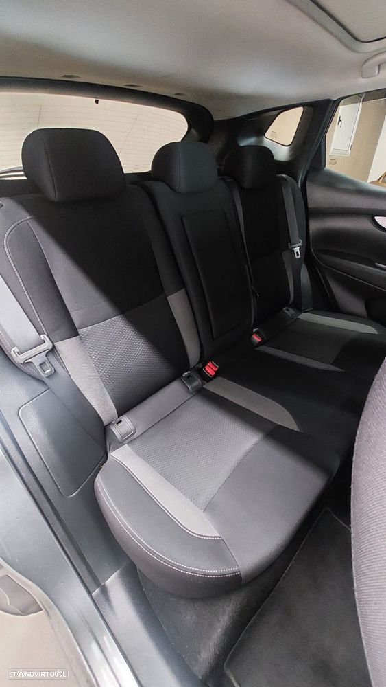 Nissan Qashqai 1.5 dCi N-Connecta - 12