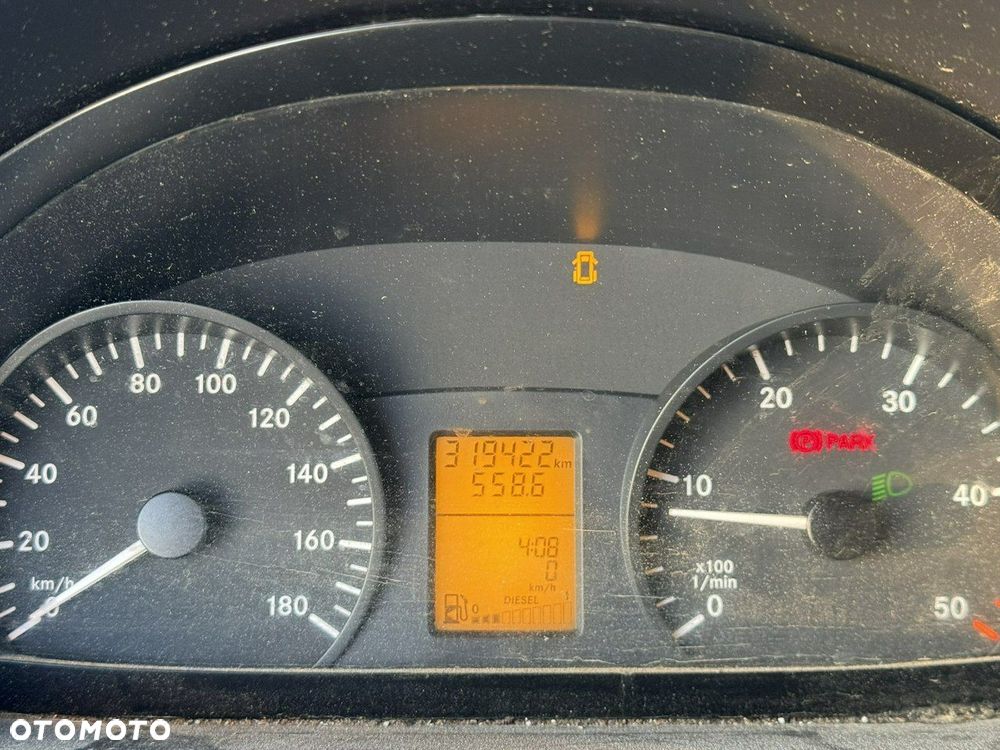 Mercedes-Benz Sprinter - 11