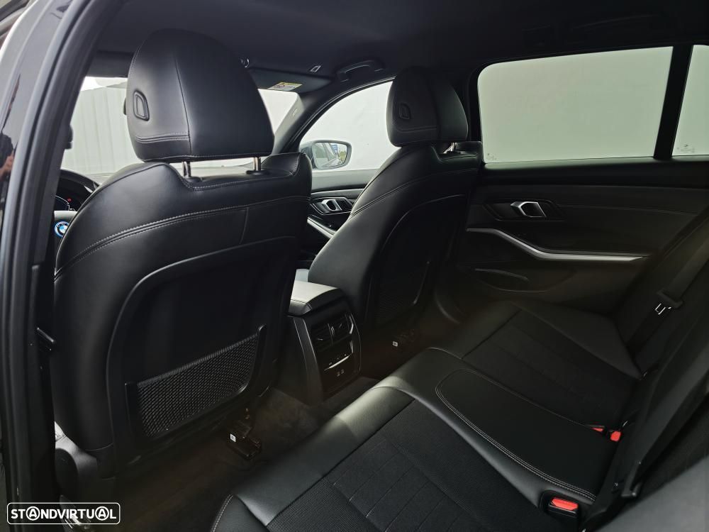 BMW 320 e Pack Essence Auto - 19
