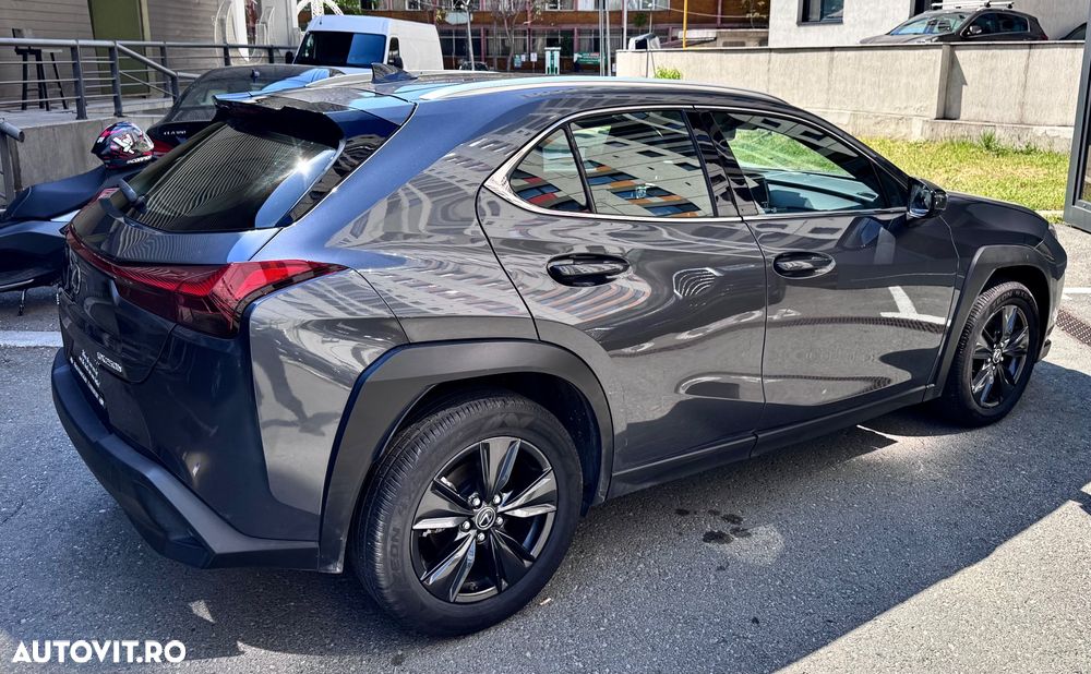 Lexus UX 250h Amazing Edition - 3