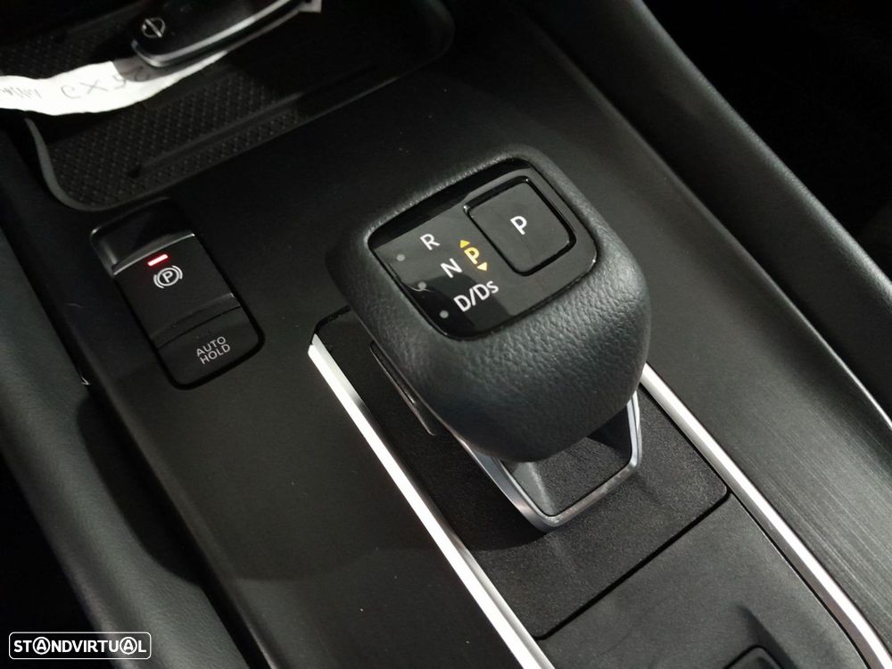 Nissan Qashqai 1.3 DIG-T N-Connecta LED Xtronic - 12